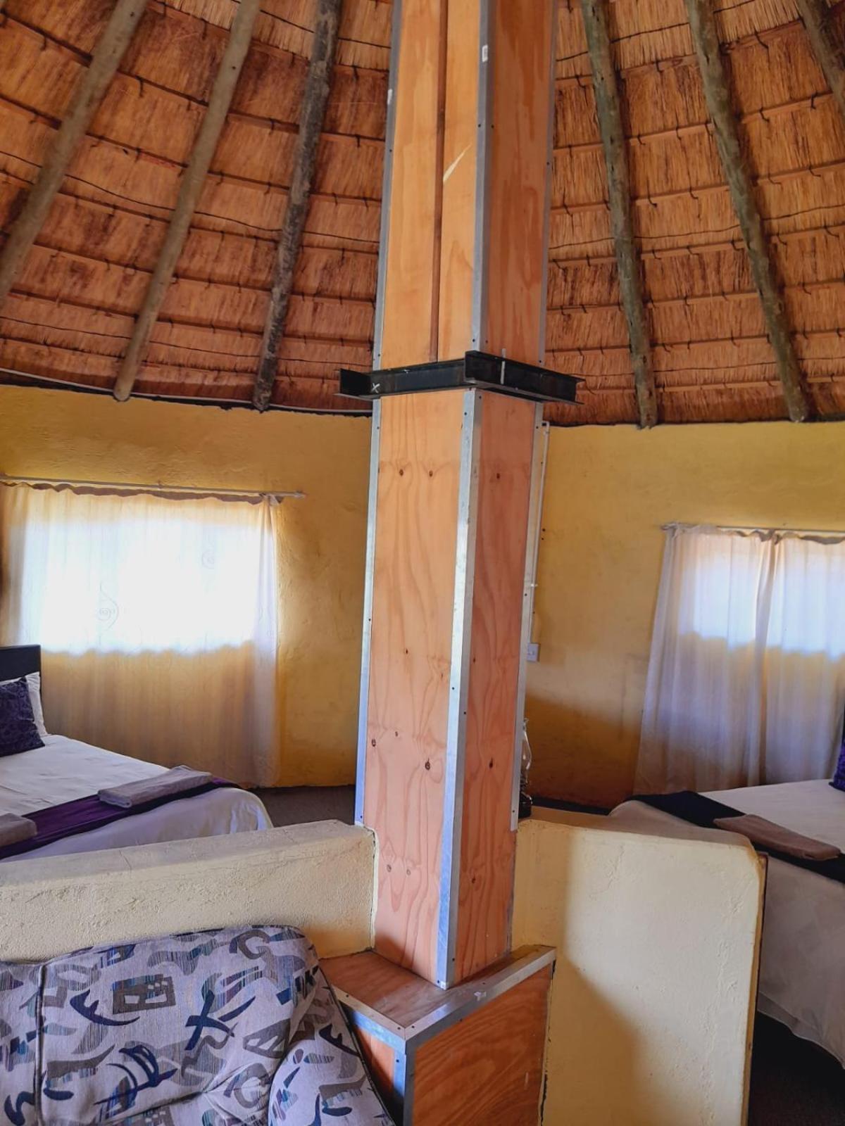 Mokhotlong Sani Stone Lodge מראה חיצוני תמונה