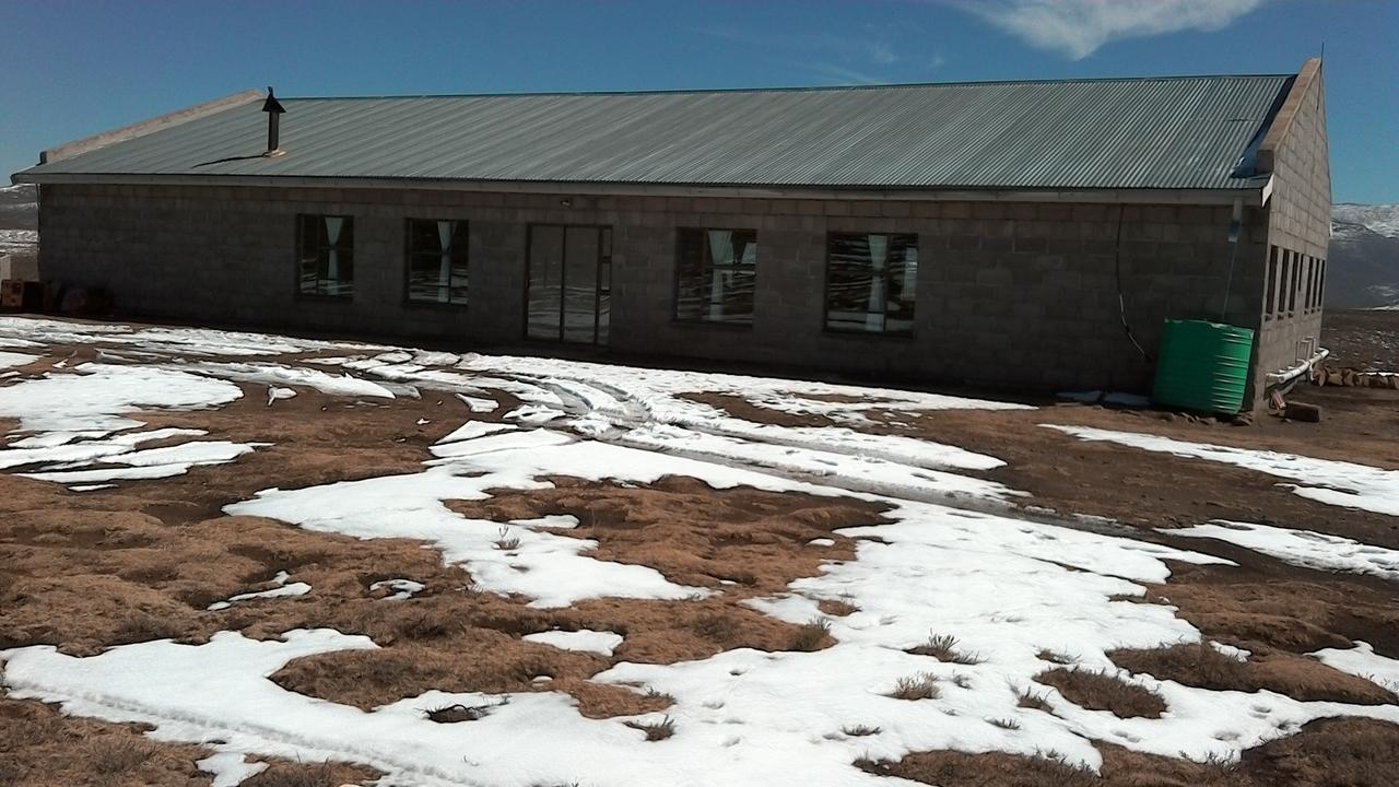 Mokhotlong Sani Stone Lodge מראה חיצוני תמונה