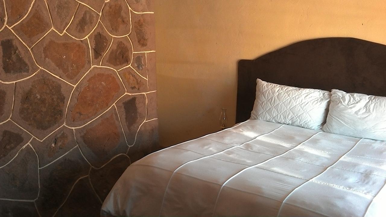 Mokhotlong Sani Stone Lodge מראה חיצוני תמונה