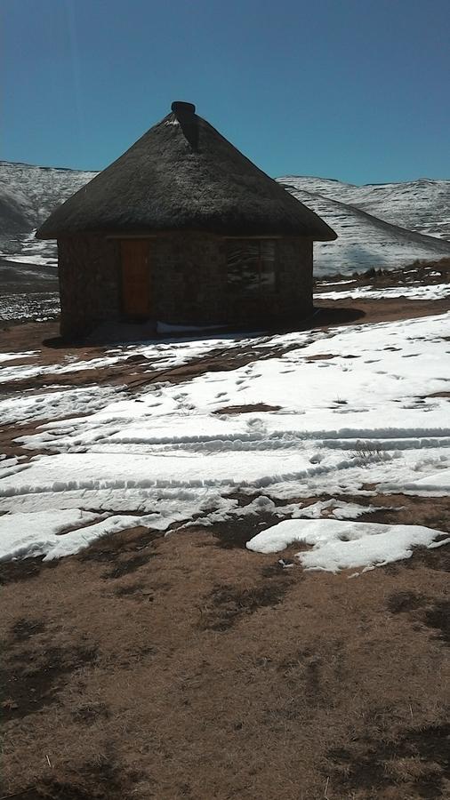 Mokhotlong Sani Stone Lodge מראה חיצוני תמונה